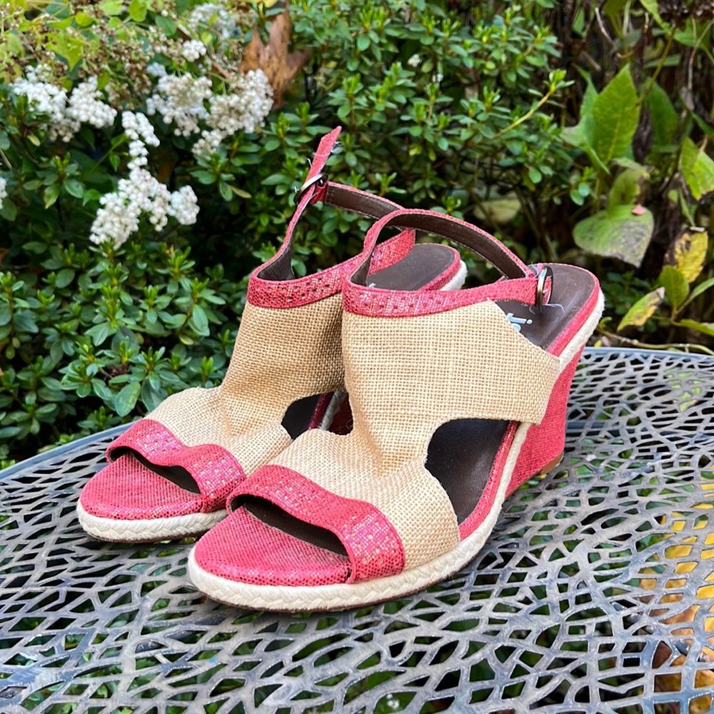 Joy Chen size 9.5 red/tan leather and burlap wedges.